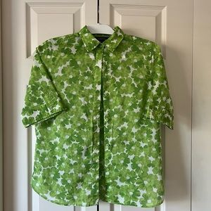 Jones New York, top size M,  and a tank top size L.  Color green apple and white